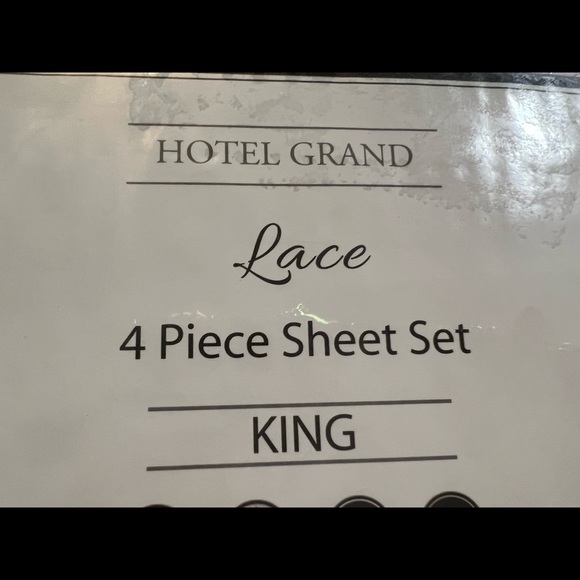 4-Piece Lace King-Size Sheet Set in Lavender! - Picture 5 of 7